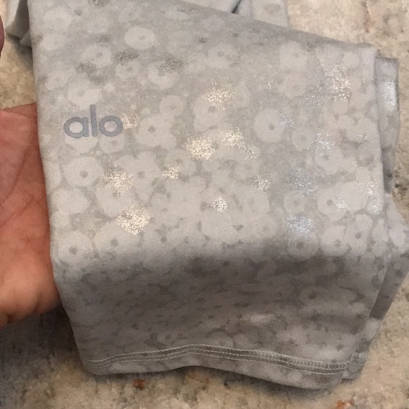 Alo leggings - Picture 2 of 3
